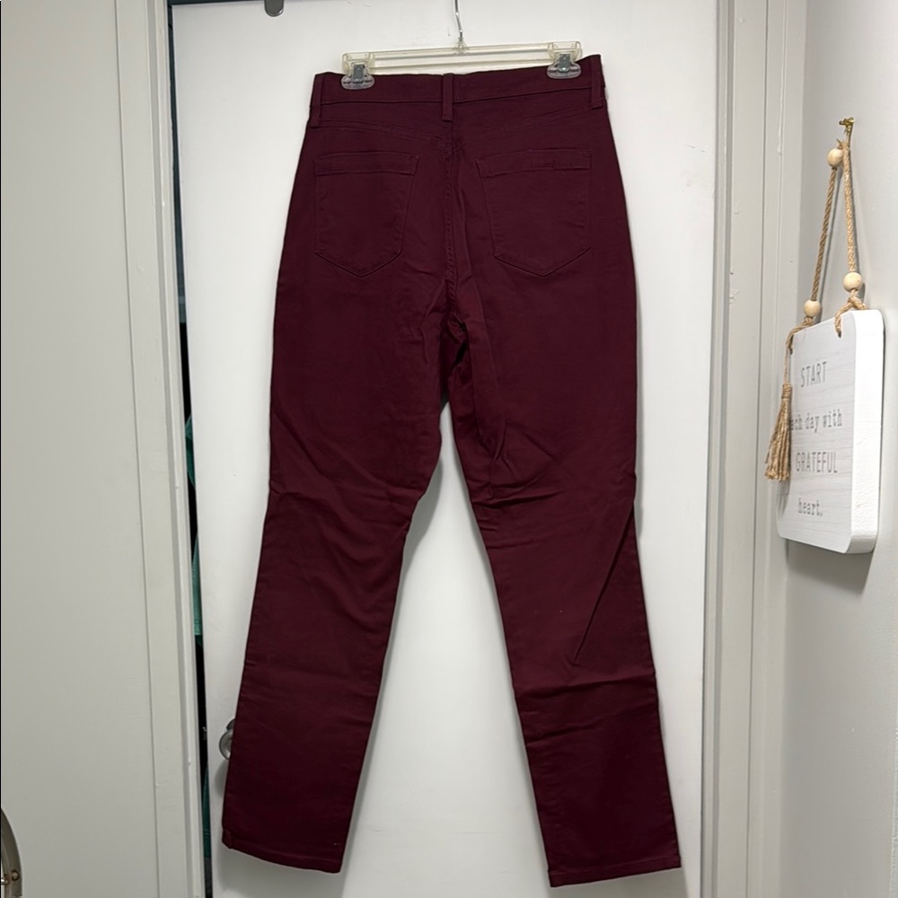 🔥 1/2 Off Sale 
NWOT Bandolino Amy Burgundy Straight-Leg denim Jean - Picture 3 of 3
